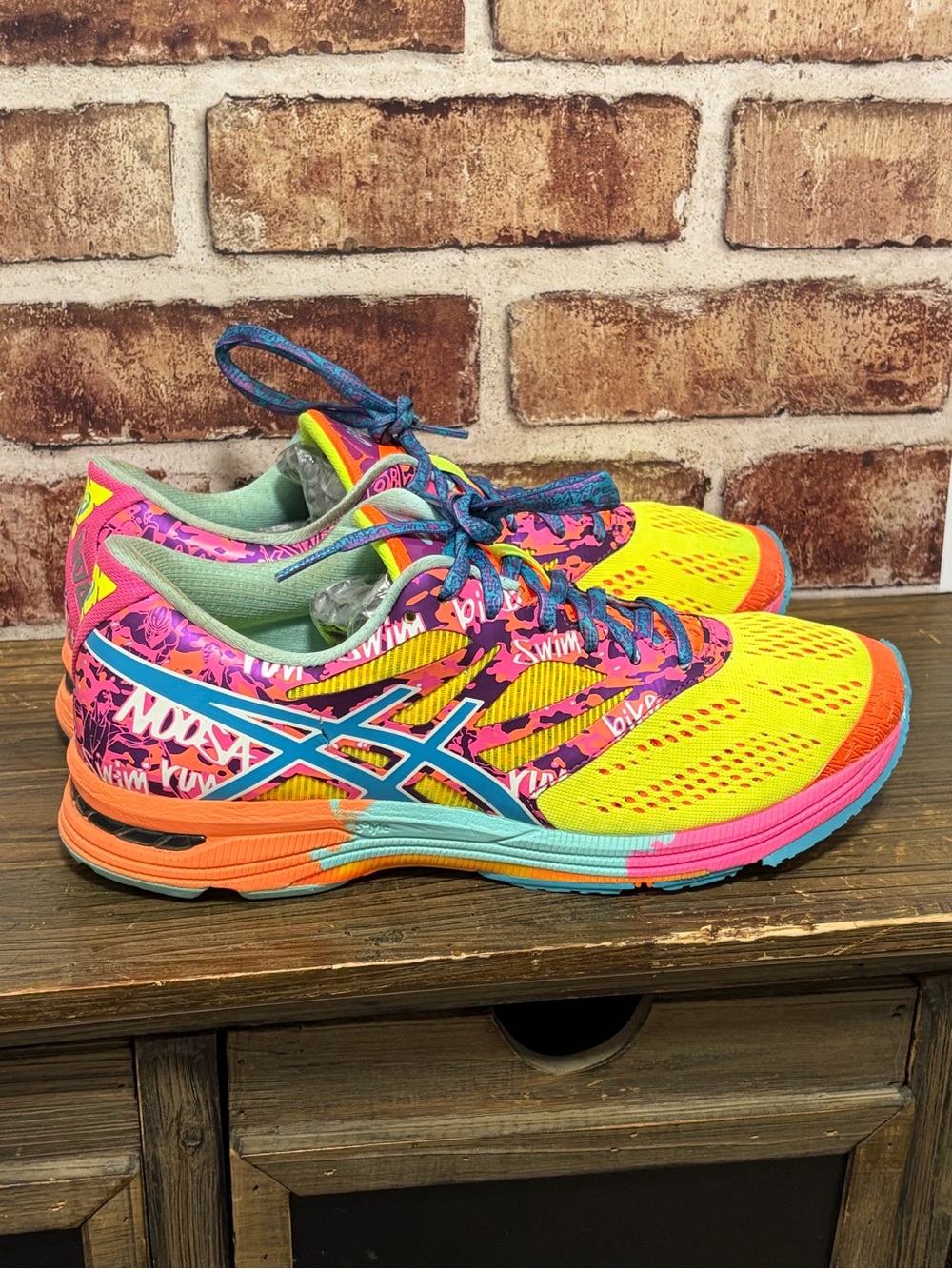 ASICS GEL-Noosa Tri 10 Running Sneakers - Like New - Women’s 10
